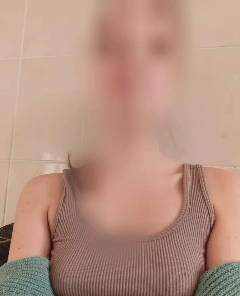 Viktoria, 28